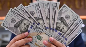 تحركات جديدة.. سعر الدولار أمام الجنيه في جميع البنوك المصرية خلال التعاملات الأخيرة